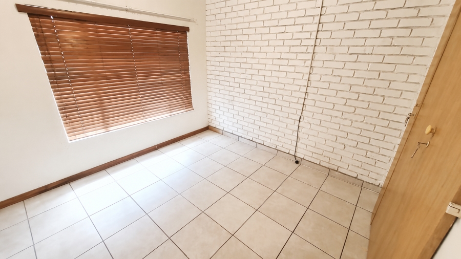 2 Bedroom Property for Sale in Rustenburg Central North West